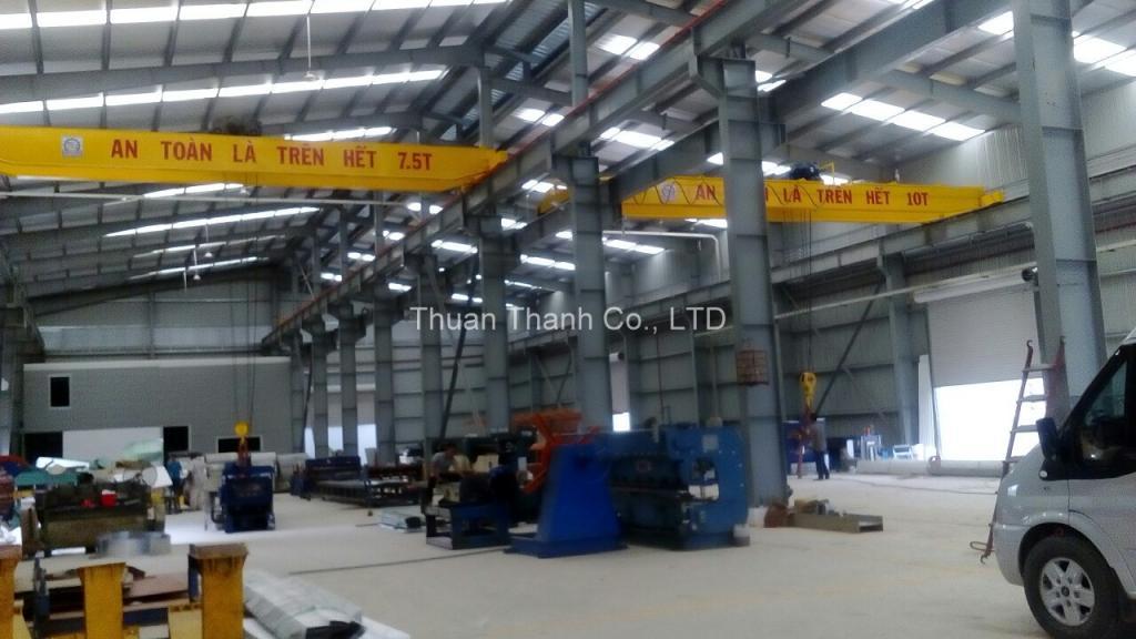 installing crane for Hai Dang factory